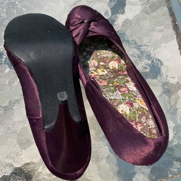 Purple high heels size 7 - Picture 2 of 3